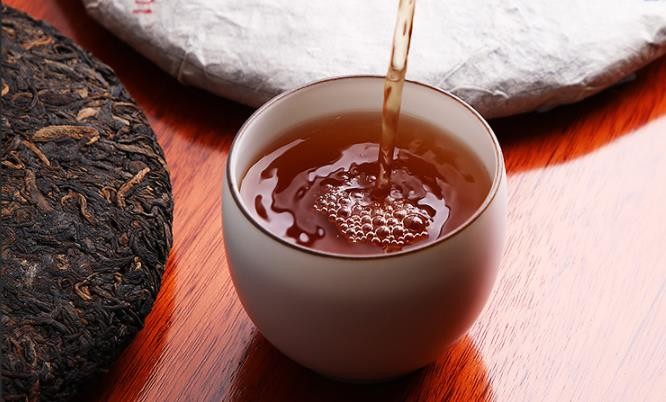 普洱生茶与普洱熟茶，不仅仅是一个渥堆的距离
