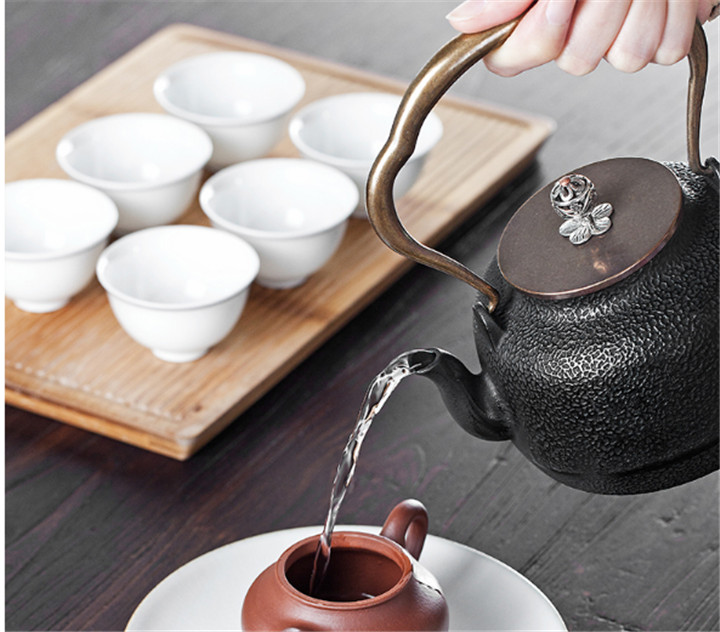 老刘说茶：为何老铁壶煮水会更甜？