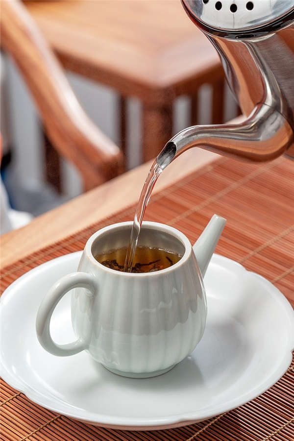 为什么茶壶口不能对着客人，细说茶桌礼仪