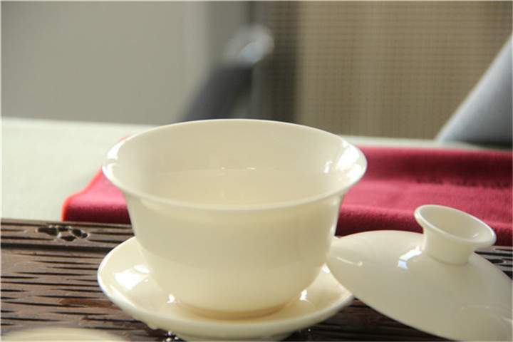 冲泡普洱茶怎样选择适宜的茶具？