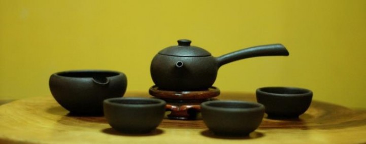 瓷质茶具有哪几种？有什么特点？