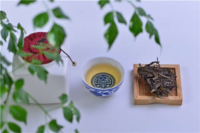 为何用铜壶泡茶更好喝？