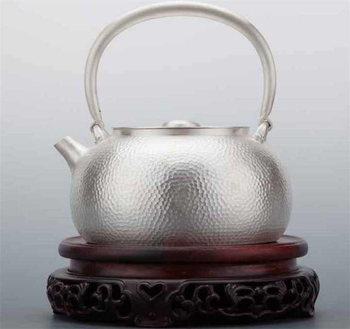 煮水以银壶为贵，泡茶以银壶为尊！