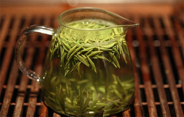 泡龙井茶用什么茶具 简单的冲泡西湖龙井茶介绍