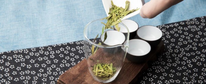 西湖龙井茶叶的品质特点和外形是怎样的？
